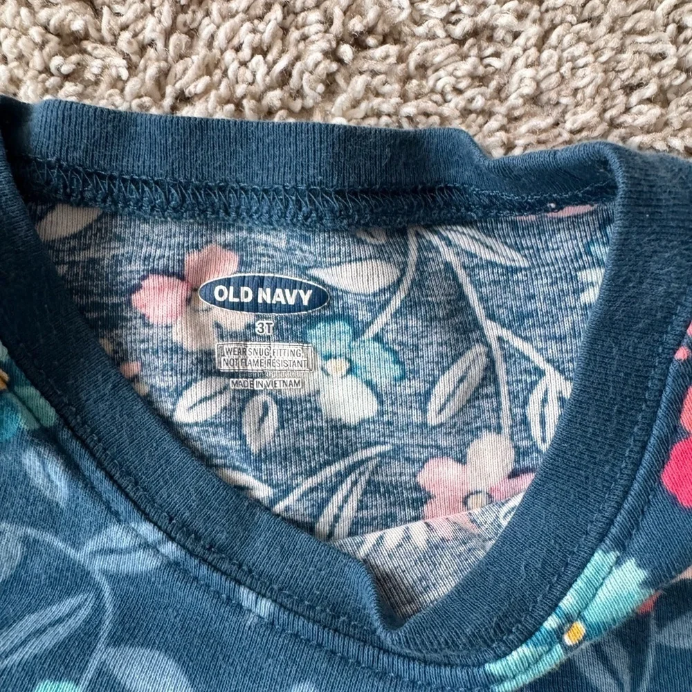 Old Navy Kids Pajama Set - Blue and Pink Floral Pj's Long sleeve pajamas Size 3T